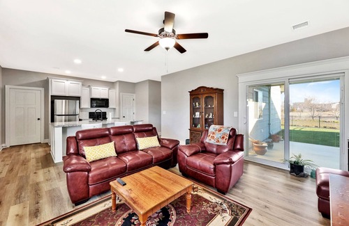 Goddard House | Tranquil Pondside Retreat