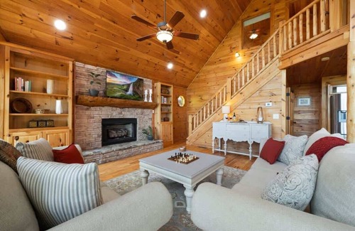 Epworth Cabin | Tranquil Ridge- View, pet friendly, hot tub, sauna