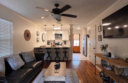 Columbus House | Tranquil Riverfront townhome with AC in charming Columbus