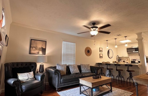 Columbus House | Tranquil Riverfront townhome with AC in charming Columbus