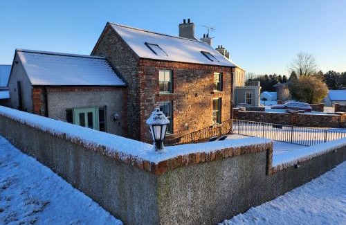Omagh House | Tranquil Rustic Cottage