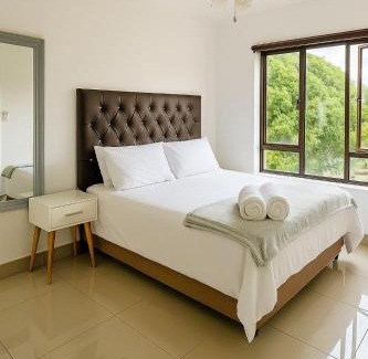 Meer En See Apartment | Tranquil Shores Modern 1BR WiFi Pool Beach