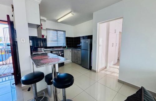 Meer En See Apartment | Tranquil Shores Modern 1BR WiFi Pool Beach