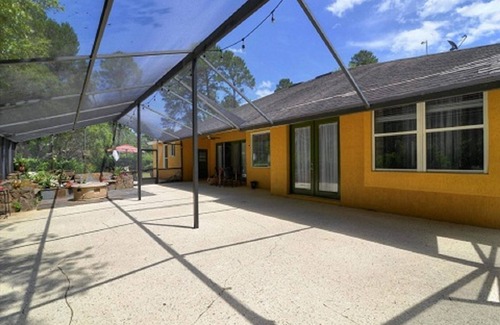 Winter Springs House | Tranquil, Spacious property within an gated Community