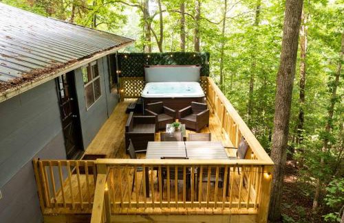 Dahlonega House | Tranquil & Stylish, Wineries, Hiking, 8min to Town