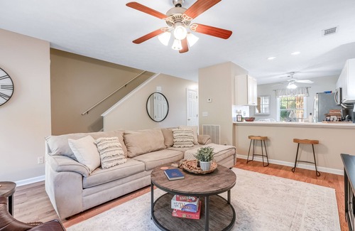Auburn House | Tranquil townhome near campus with seasonal pool access & private patio