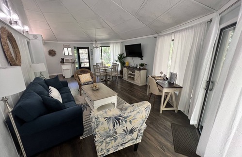 Night Heron House | Tranquil Two-Bed Bungalow in Sea Pines – Walk to the Beach & Pool, Pet Friendly