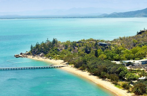 Picnic Bay House | Tranquility Base - A beautiful architecturally designed holiday house in Picnic Bay