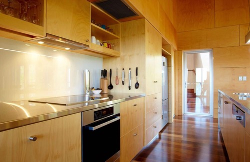 Picnic Bay House | Tranquility Base - A beautiful architecturally designed holiday house in Picnic Bay