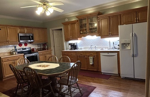 Suwanee House | Tranquility Hideaway - King Beds, Pets Welcome