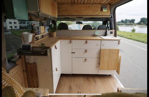 Pempelfort Other | Transi the Van