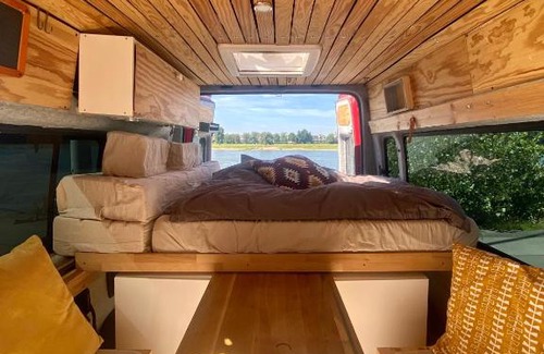 Pempelfort Other | Transi the Van