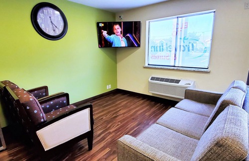 Miner Hotel | Travel Inn & Suites - Sikeston/Miner (i-55 Exit-67)