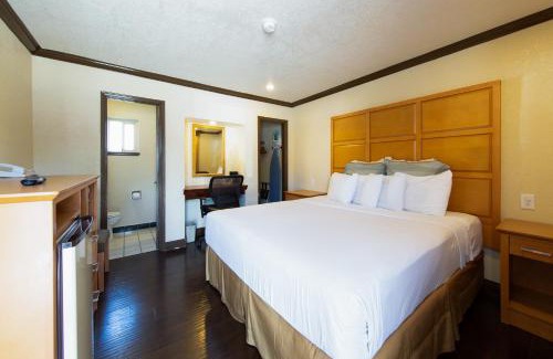 Merced Hotel | Travel Lodge by Wyndham Merced Yosemite
