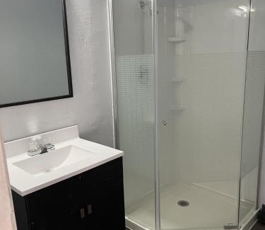 Pauline Hotel | Travelers INN