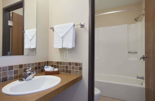 St. Cloud Hotel | Travelodge by Wyndham Motel of St Cloud