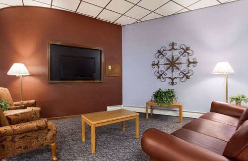 St. Cloud Hotel | Travelodge by Wyndham Motel of St Cloud