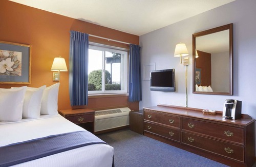 St. Cloud Hotel | Travelodge by Wyndham Motel of St Cloud