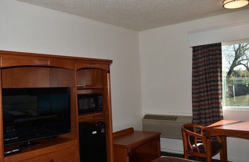 Red Bluff Hotel | Travelodge by Wyndham Red Bluff South of Redding