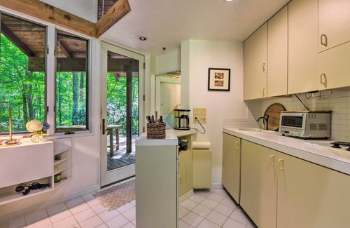 Robbinsville Apartment | Tree-Lined Robbinsville Studio, Near Trails!