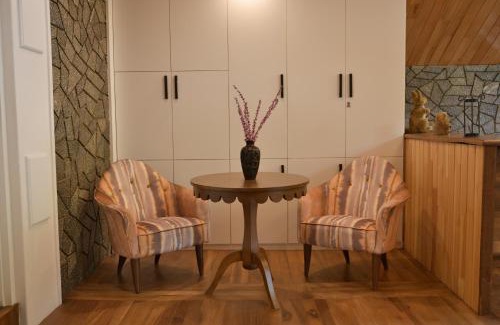 Nishat-Shalimar House | Tree of Life Lakeside Cottage, Srinagar