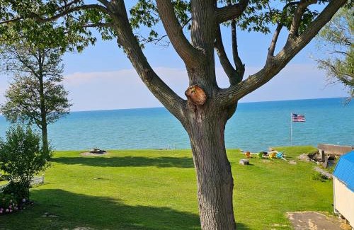 Madison-on-the-Lake House | Tree-Top Lake-Front Cottage