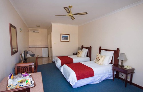 Walpole Hotel | Tree Top Walk Motel