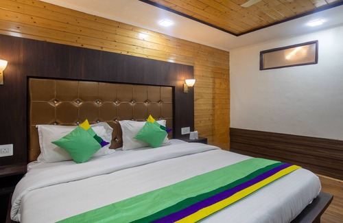 Srinagar Hotel | Treebo Royal Park - 7 Km From Dal Lake