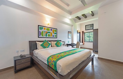 Gomti Nagar Hotel | Treebo Shivam Inn Near Singapore Mall