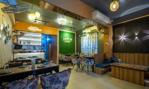 Patna Hotel | Treebo Taj Square, 10 Mins From Airport