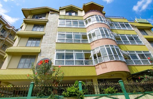 Shillong Hotel | Treebo Trend JKR Residency