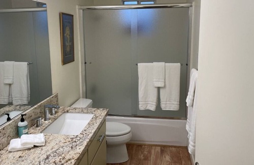 Belmont Cottage | Treehouse cottage in beautiful Belmont