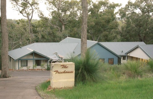 Quindalup House | Treehouse - elevated nature setting, kids TV room