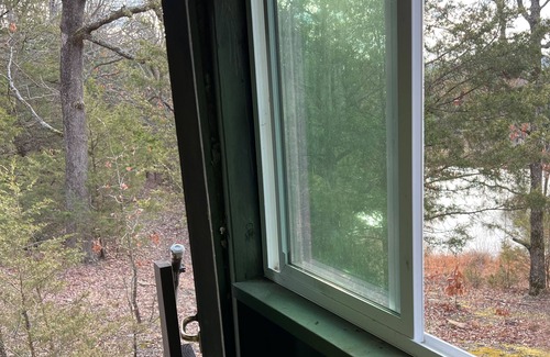 Prairie Grove Cabin | Treehouse - Great Overnight Getaway for Peace & Quiet