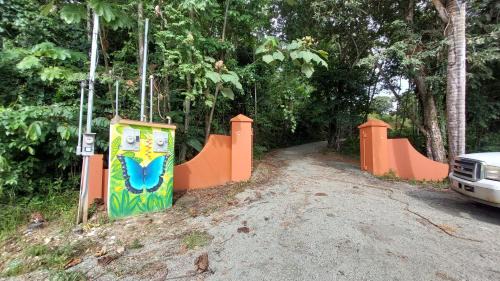 Langostino Cabin | TREEHOUSE PILON PAVONES