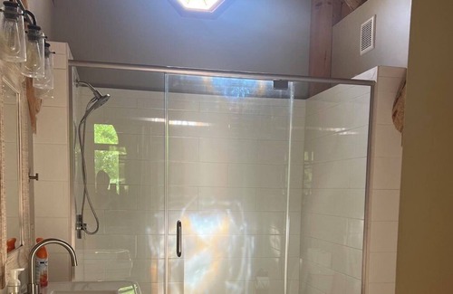 Medina Cabin | Treehouse Retreat on the River