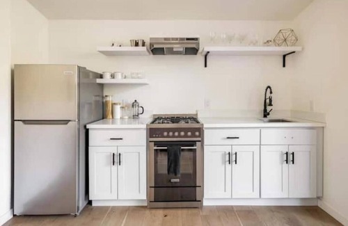 San Anselmo House | Treehouse studio, secluded & chic hiker’s paradisenn