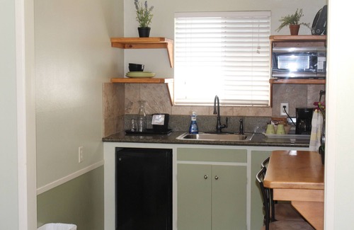 Bishop Hotel | Trees Motel