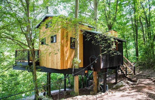 Flintstone House | Treetop Hideaways: The Elements Treehouse