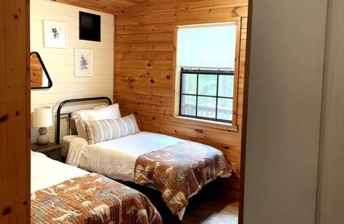 Williamstown Cabin | Treetop View Amazing Outdoor Space McCaysville