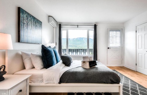 Mont-Tremblant House | Tremblant Hotel Du Lac - Amazing Lake and Mountain View - B427