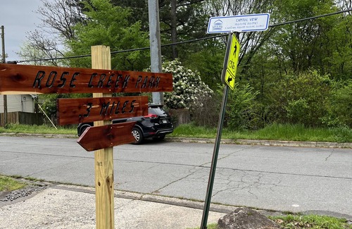 Capital View House | Trendy 2 BR by Whitewater Tavern & 7th St murals