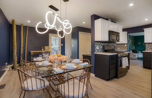 Twin Lakes House | Trendy 4 Bedroom House - 15 minutes from Downtown