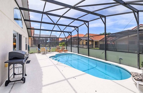 Solana House | Trendy 4BR Home - Pool, BBQ, Games - Near Disney!