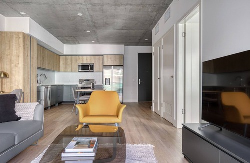 City West Apartment | Trendy Downtown 1BR w/Pool, Gym & W/D near Staples Center, by Blueground