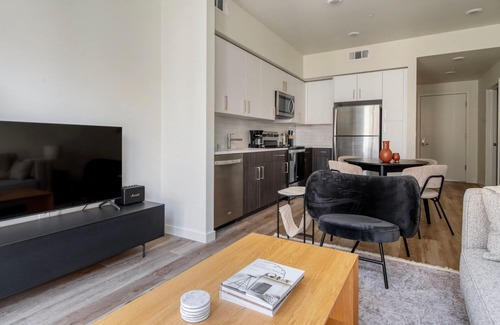 Hayward Apartment | Trendy Hayward 2BR w/Heated Pool & On-Site Dining, by Blueground