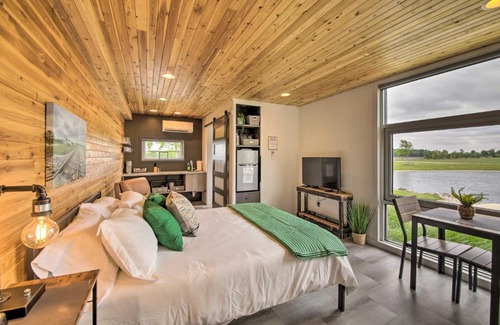 Saint Marys  Allen County Apartment | Trendy New Haven Studio 10 Mi to Fort Wayne!