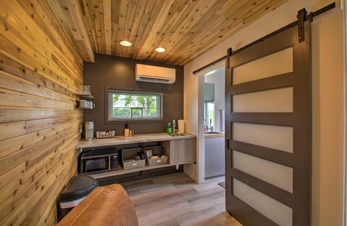 Saint Marys  Allen County Apartment | Trendy New Haven Studio 10 Mi to Fort Wayne!