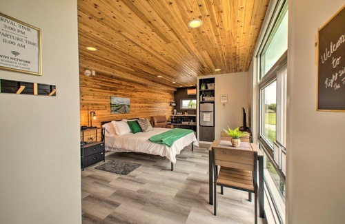 Saint Marys  Allen County Apartment | Trendy New Haven Studio 10 Mi to Fort Wayne!