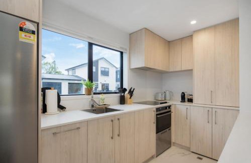 Trentham House | Trentham Stylish 2-BR Retreat